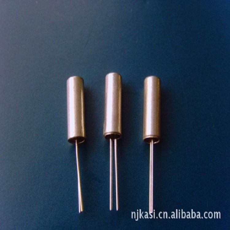 【新品】供应多种圆柱形晶振32.768KHZ（台湾鸿星）