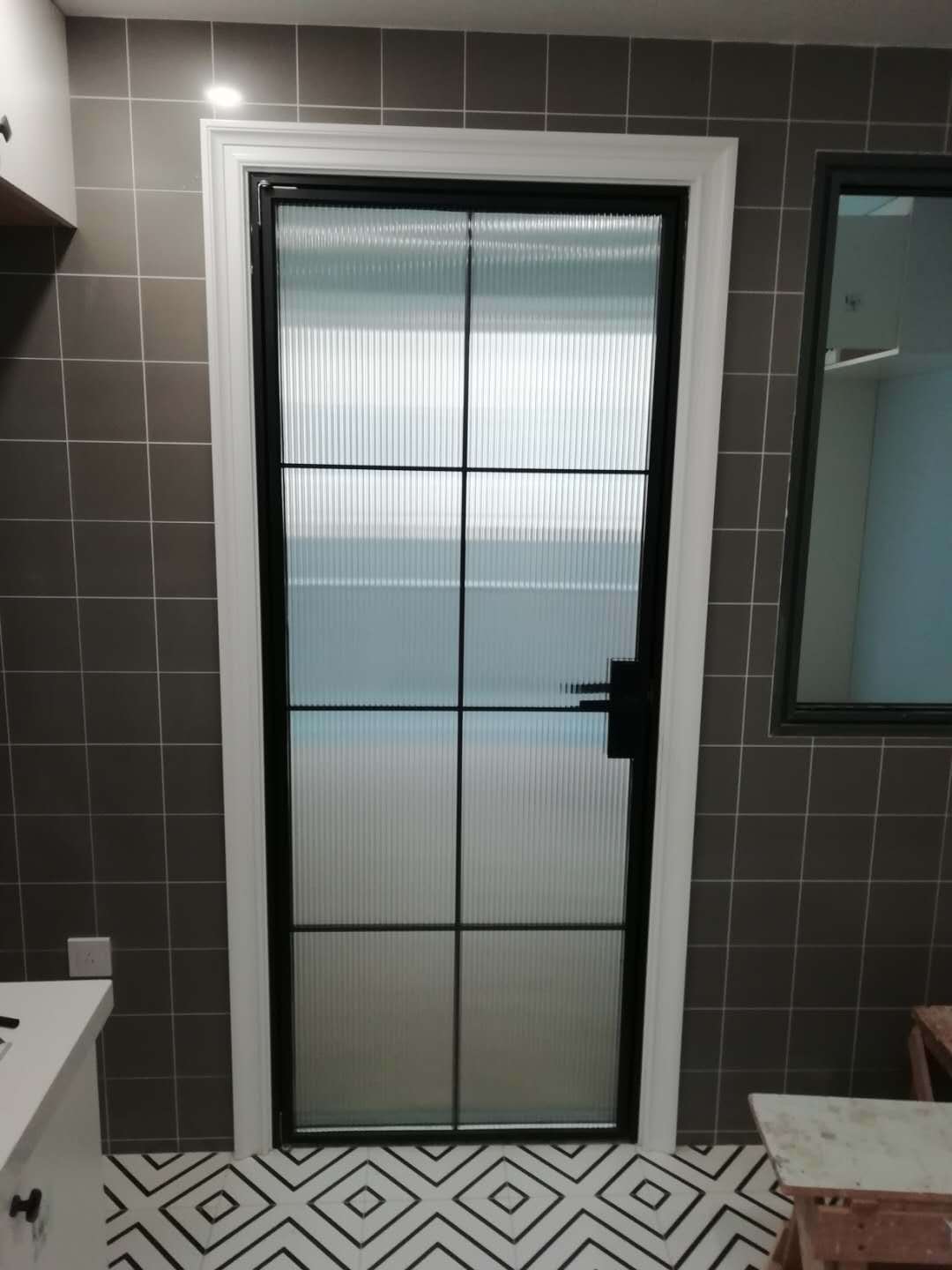 可做隐框门极窄边框油砂玻璃卫生间门超白长虹厕所门钢化平开门-阿里巴巴