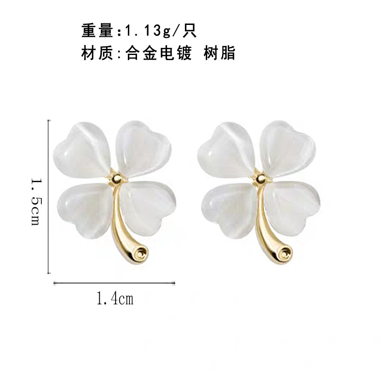 Korea Four-leaf Flower Earrings display picture 1