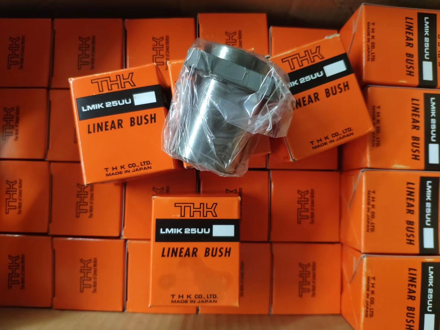 THK直线轴承 LM13LUU?LM16LUU?LM20LUU?LM25LUU LM30LUU