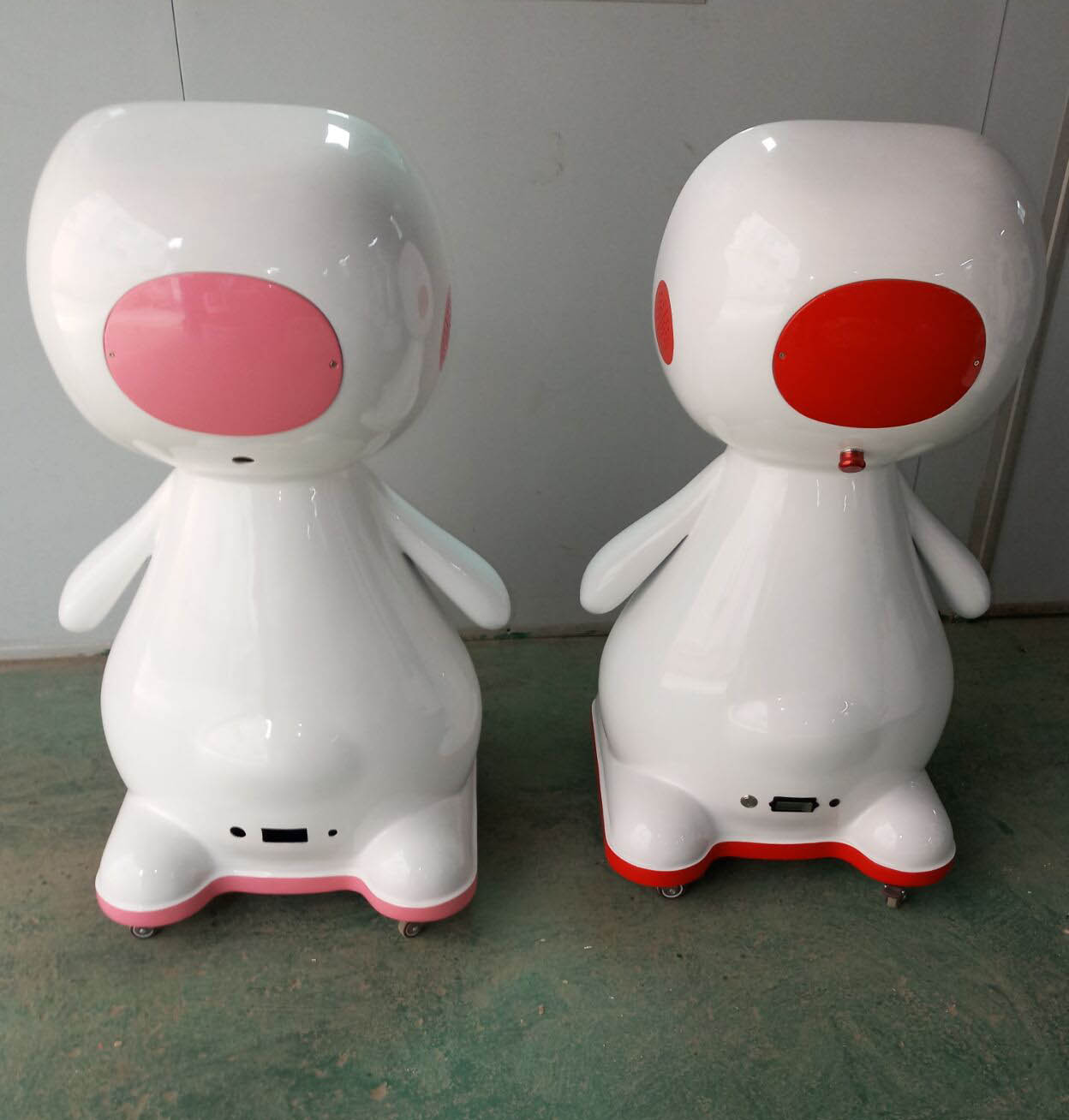 深圳江智提供智能装备小学幼教机器人外壳