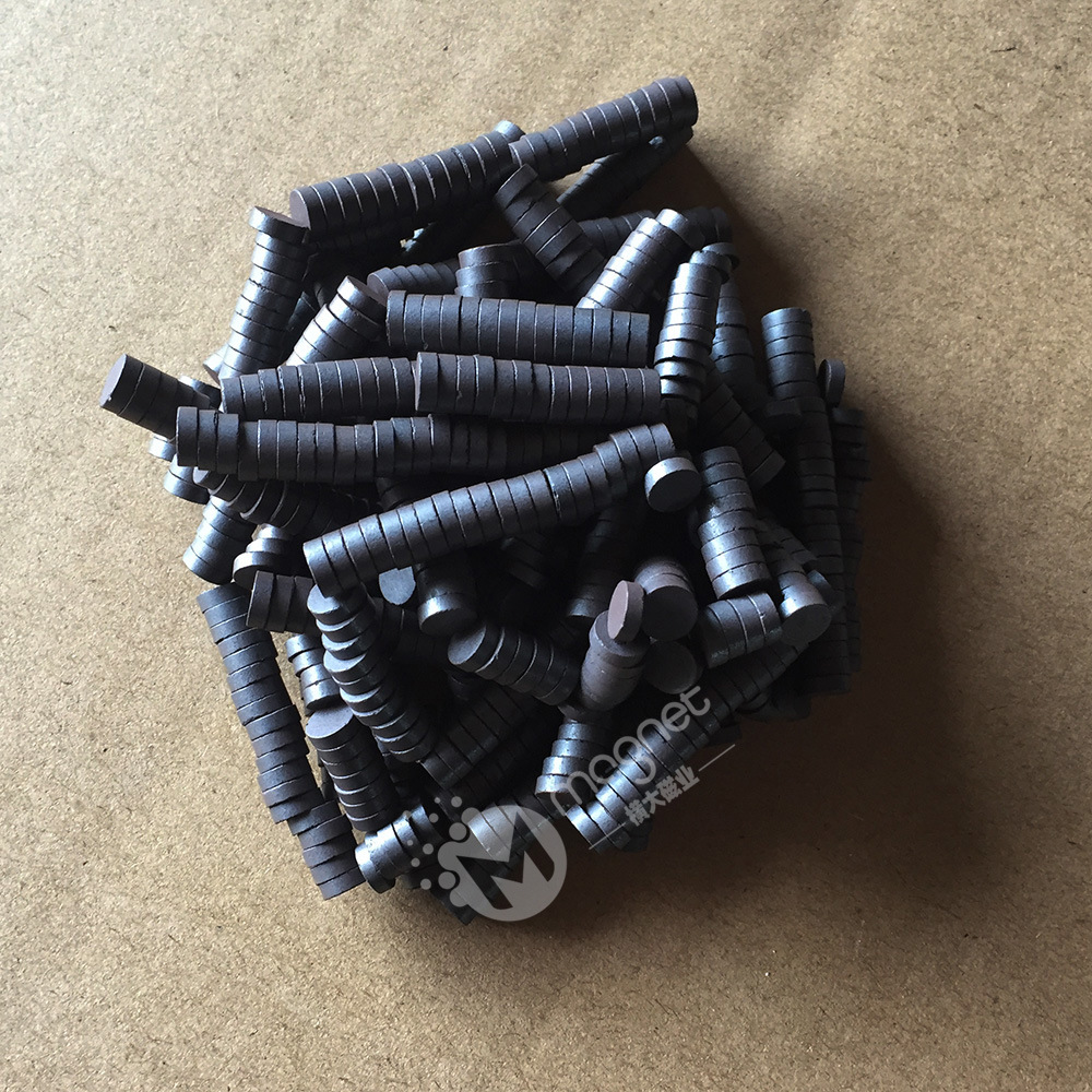 D6*2  厂家直销同性钡锶铁氧体圆饼磁铁耳机耳塞喇叭小磁钢