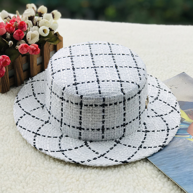 Women's Fashion Plaid Flat Eaves Flat-top Cap display picture 3