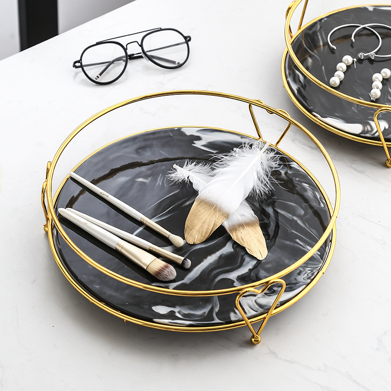 Nórdico oro hierro forjado cosméticos tocador rack de almacenamiento pastel postre placa cerámica pastelería rack bandeja