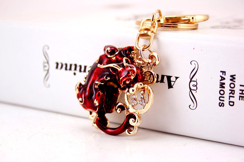 40g Weight Alloy, Metal Material Heart Pattern Unisex Gender Purple, Red, Blue, Gold Color Creative Diamond-studded Crystal Car Keychain 1