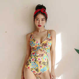 2019泳衣女花纹钢托小胸聚拢高腰遮肚显瘦性感分体游泳衣高腰显瘦