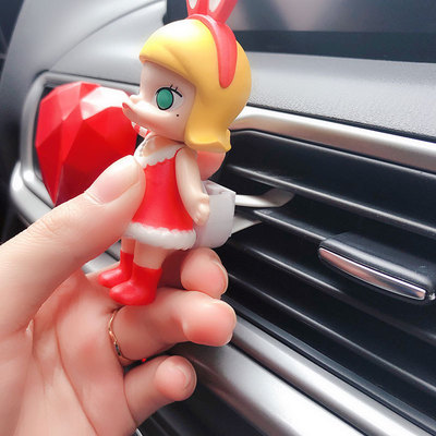 Car creative cute outlet, perfume clip Cupid air-conditioned car aromatherapy accessories, durable fragrance.