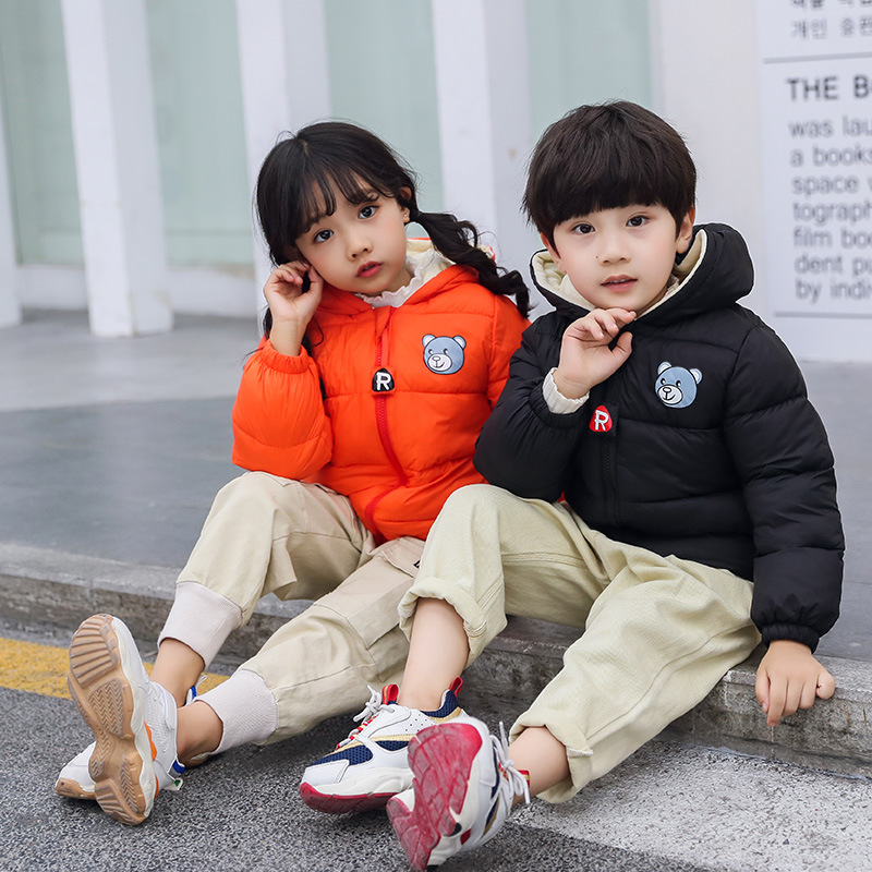Ropa para niños 2021 Invierno nueva ropa acolchada de algodón chaqueta acolchada de algodón de lana de cordero engrosada para niños chaqueta acolchada de algodón para bebés masculina y femenina entrega de una pieza