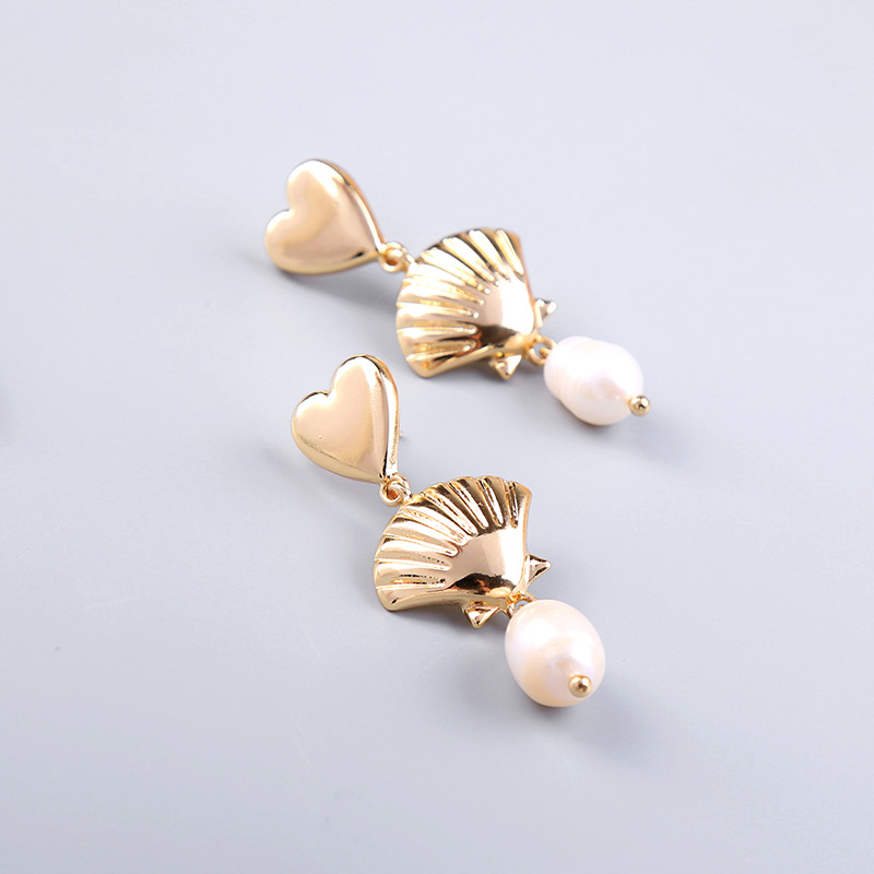 Simple Heart-shaped Earrings S925 Silver Earrings New Shell Pearl Earrings display picture 4