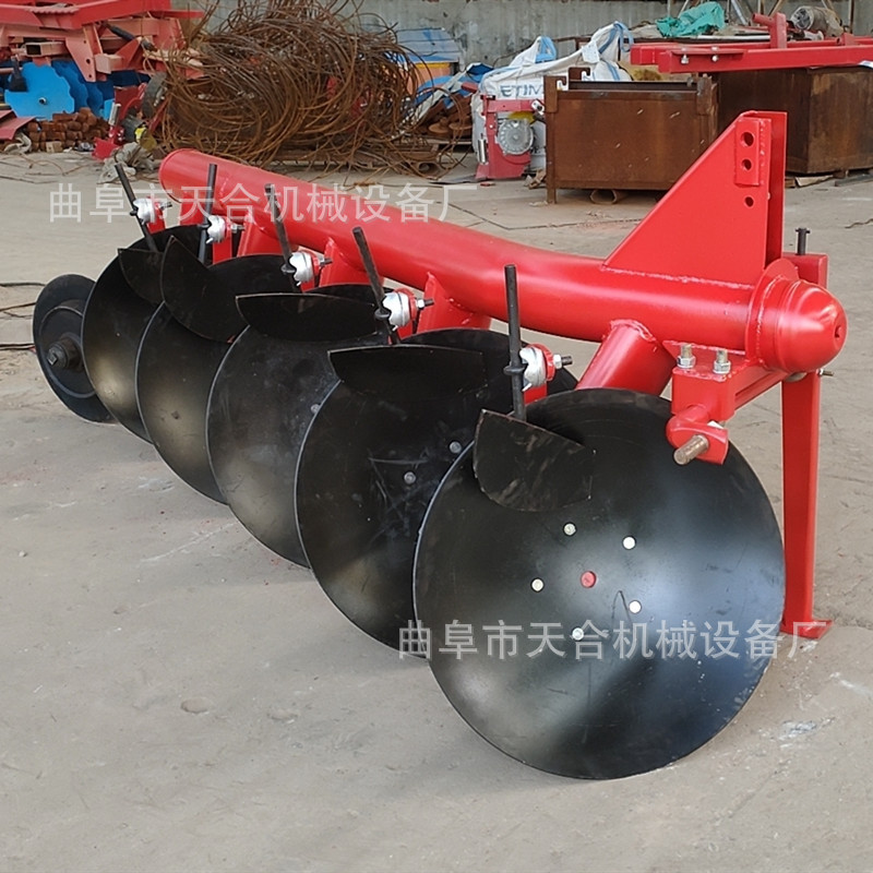 厂家直销圆盘犁大型拖拉机后牵引式土地耕整圆盘耙水旱两用翻地犁