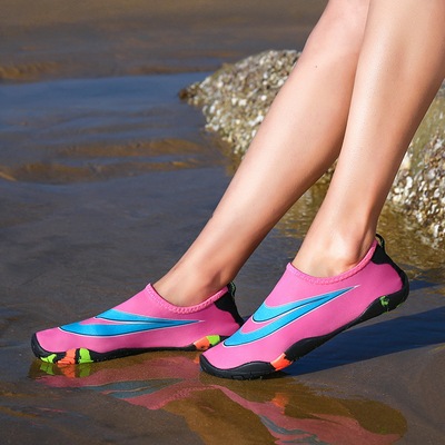 货源2020新款超轻透气游泳鞋沙滩鞋情侣套脚溯溪鞋防滑耐磨一件代发批发