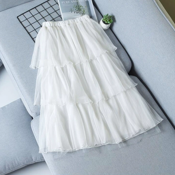 White mesh cake skirt