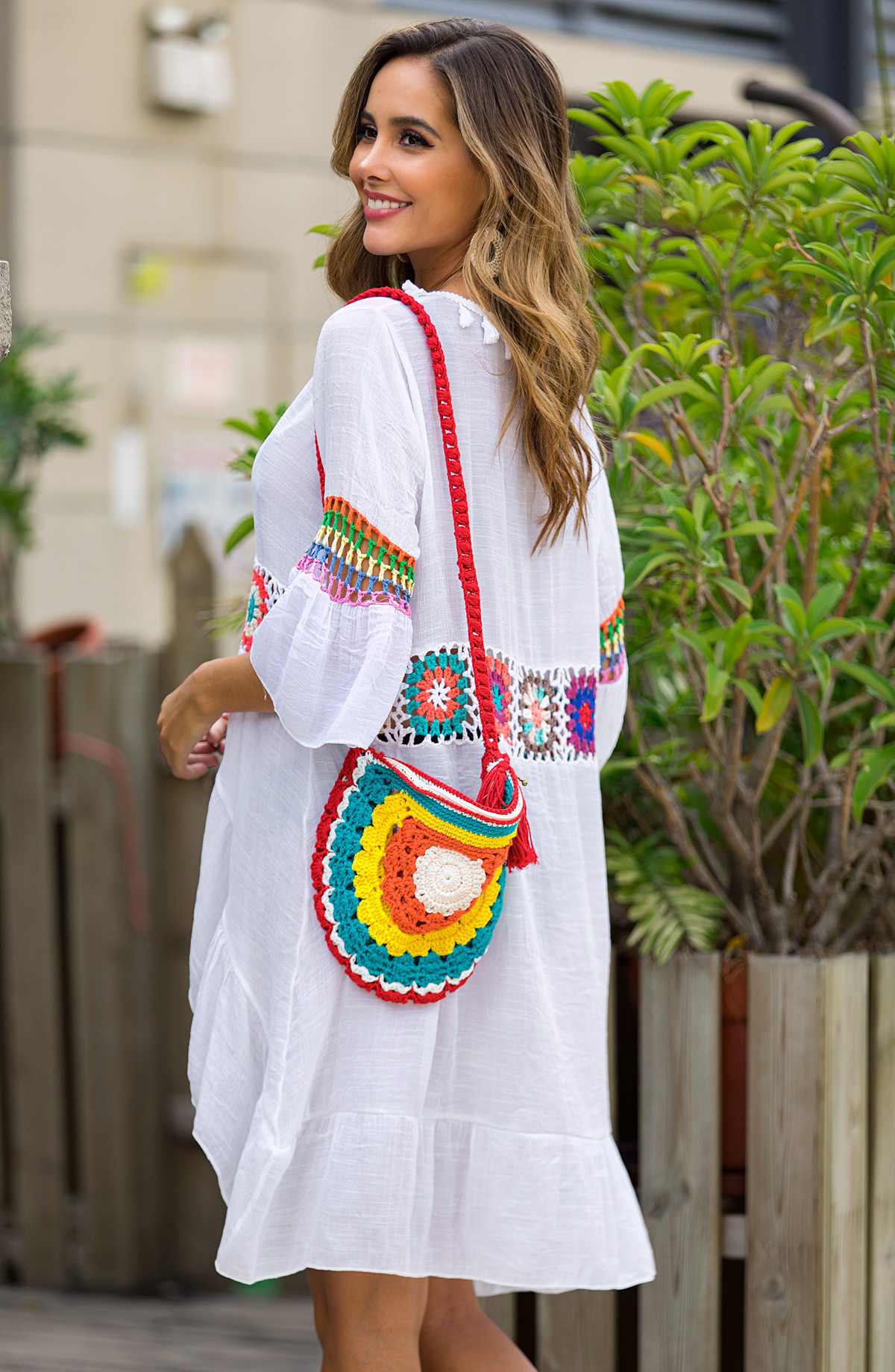 廠價直供2020跨境新款彩色花朵中長款開衫 手勾拼接沙灘罩衫現(xiàn)貨