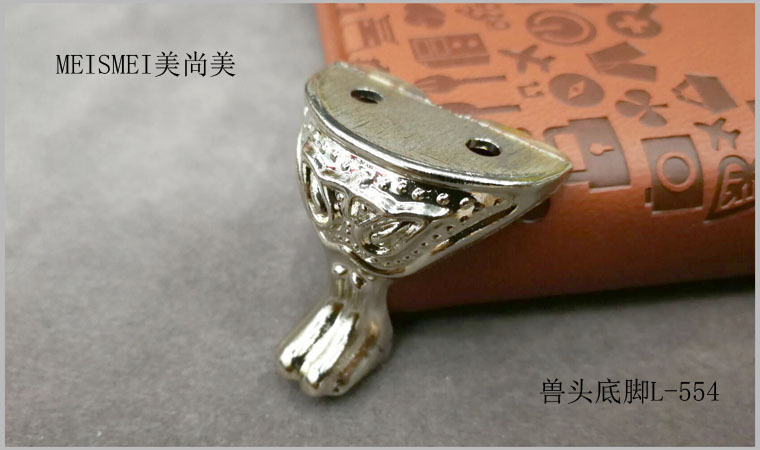 Animal head and feet L-554-8