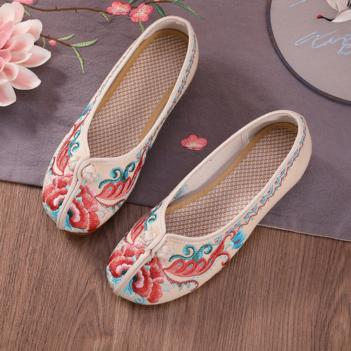 National Chinese folk dance hanfu embroidered shoes flat soled women's shoes rib soft soled ancient embroidered Sail Shoes