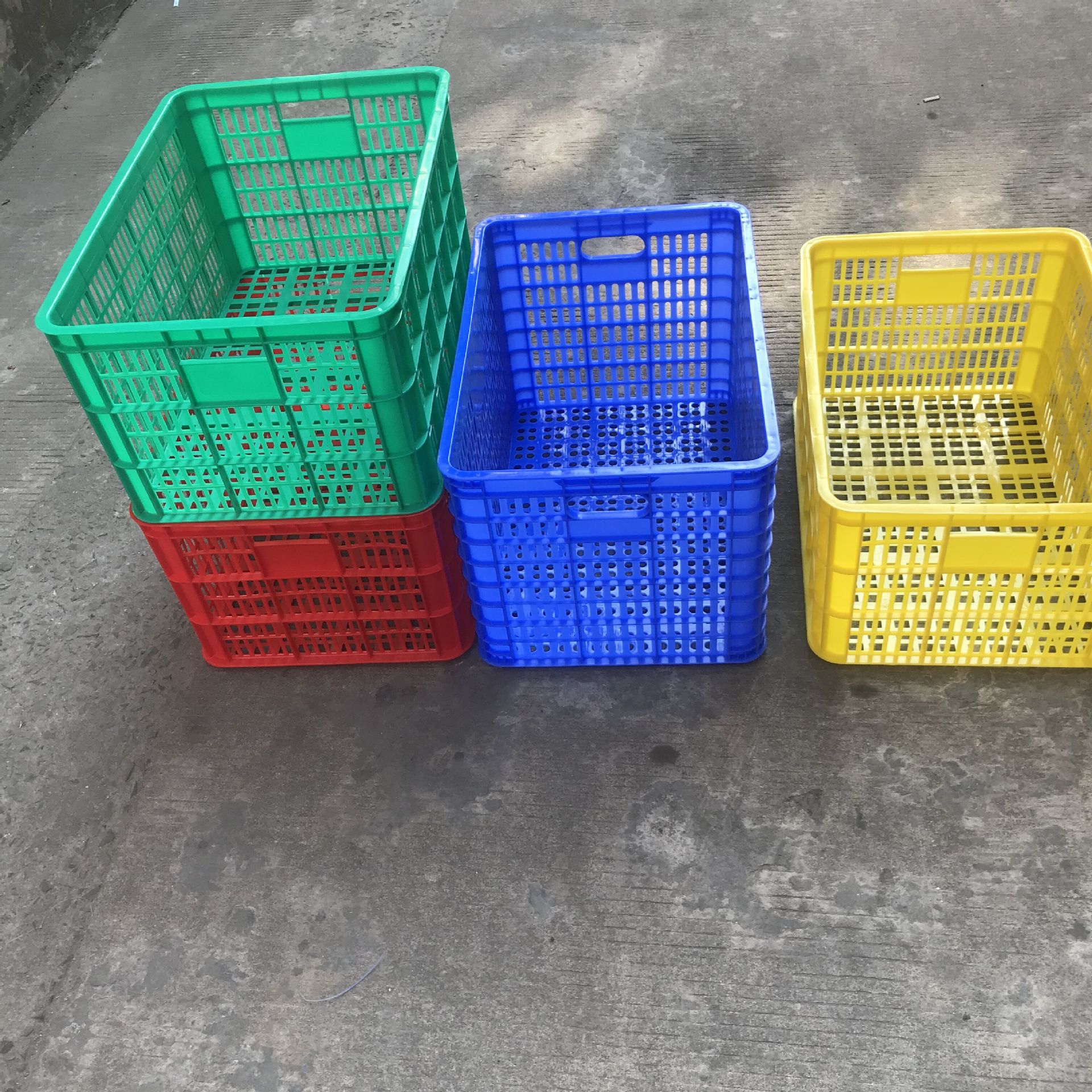 pp水果塑胶箩 带孔胶框 塑料蔬菜箩 鸡蛋胶框 透气蓝色胶框-阿里巴巴