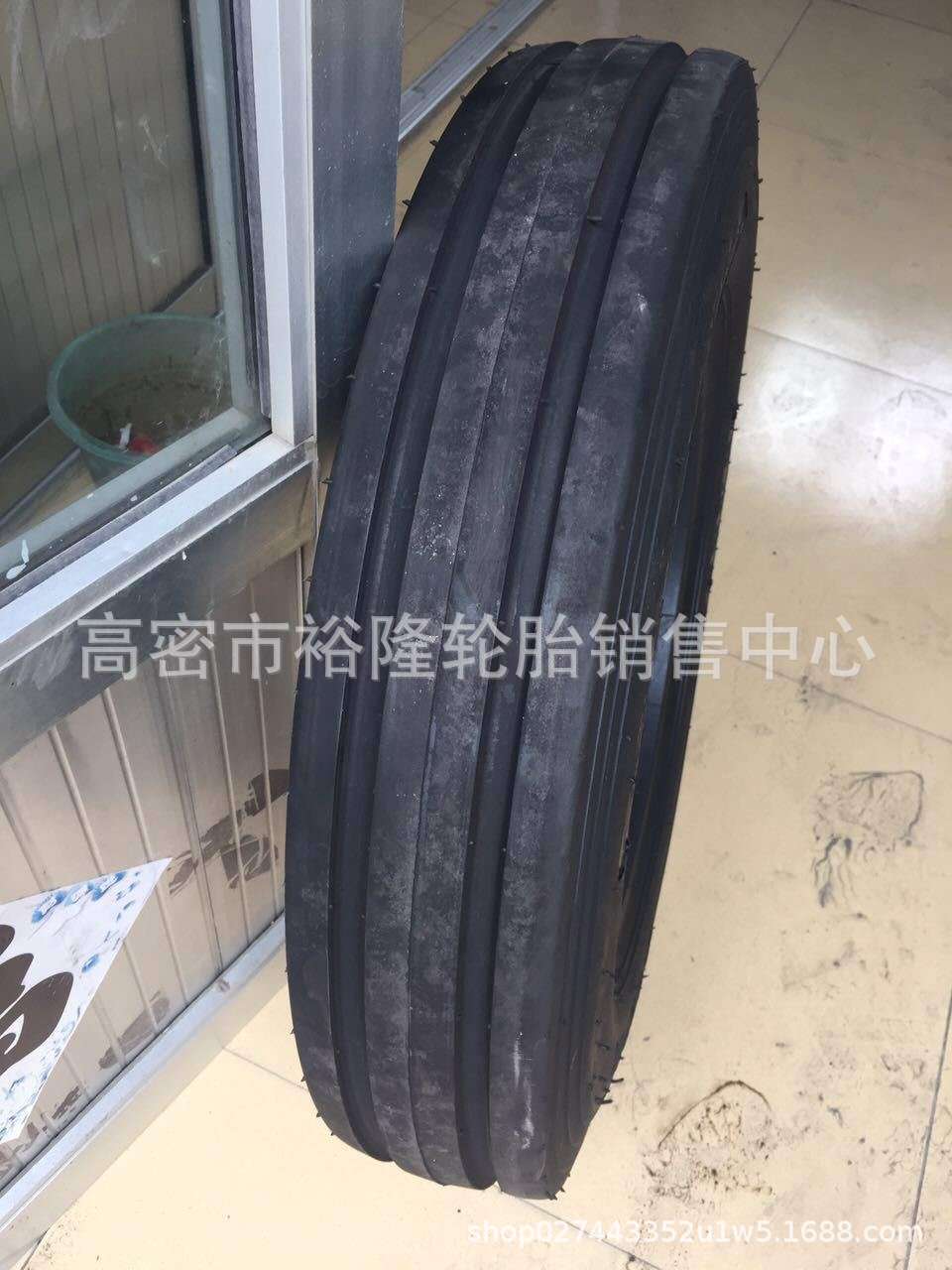 拖拉机4.50/5.50/6.00/6.50/7.50/9.00-16-18导向前轮胎14.9-30人