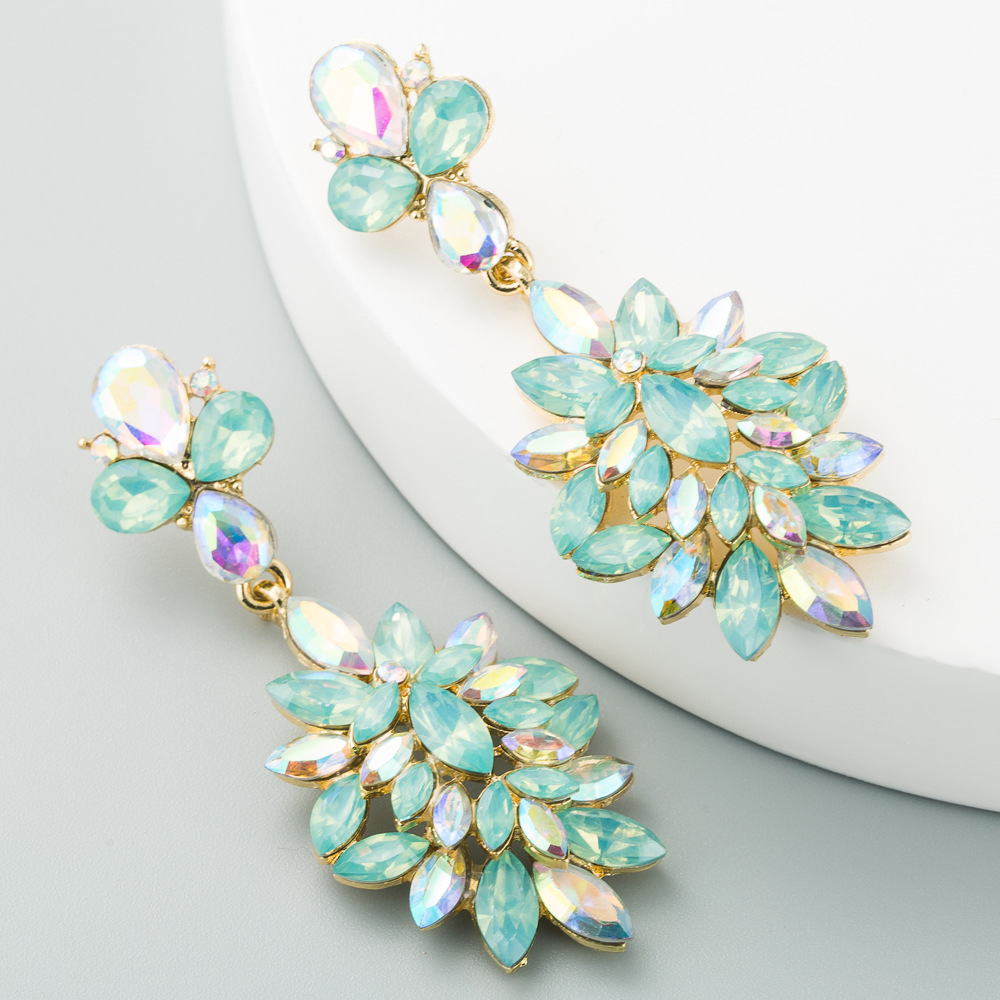 Européen Et Américain Ins Nouveau Boucles D'oreilles À La Mode Alliage En Forme De Fleur Super Brillant Coloré Strass Boucles D'oreilles Longues display picture 1