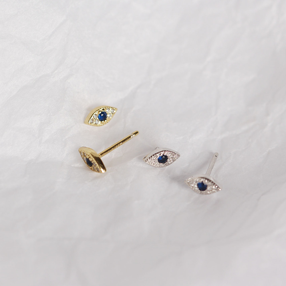 Yhe0121 Personality S925 Sterling Silver Devil's Eyes Temperament Wild Earrings Eyes Diamond Earrings display picture 4