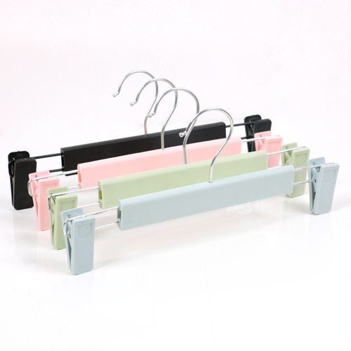 Wholesale non-slip plastic hangers, pants hangers, pants clips, skirt clips, underwear hangers, cabinet underwear clips, drying clothes hangers, clothing store racks