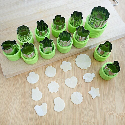 Fruit cutting butterfly noodle mold Stainless steel vegetable and fruit flower cutter Biscuit printing mold Baby food supplement tool