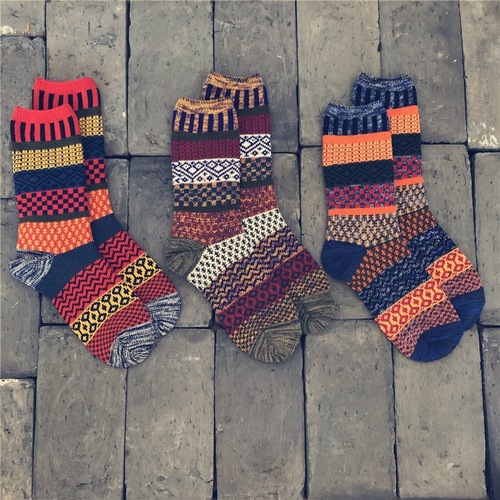 Autumn and winter Japanese ethnic style retro cotton mid-length men's socks thick needle and thread totem khaki trendy socks piles of socks