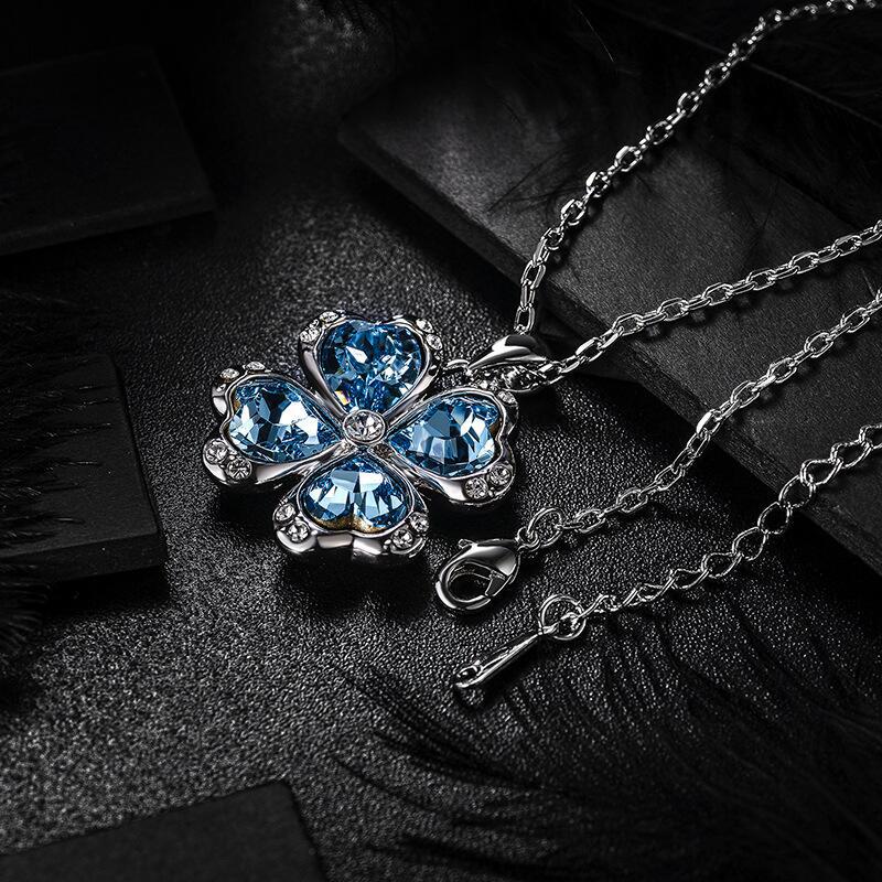 New Crystal Pendant Clover Necklace Fashion Sweater Chain display picture 2