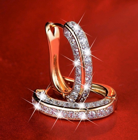 Glamorous Simulation Diamond Earrings