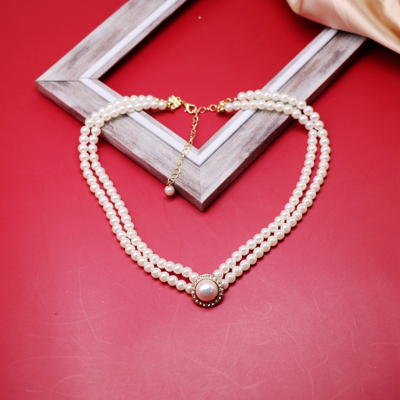 White Imitation Pearl Broken Diamond Pendant Pearl Necklace Neck Chain Short Paragraph Chain Dress Skirt Necklace display picture 2