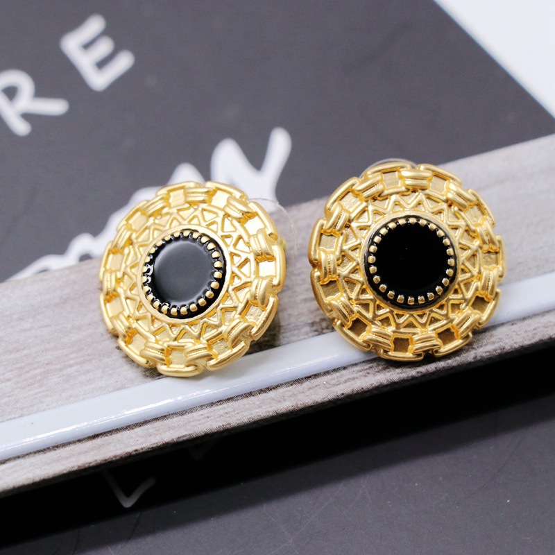 Stud Earrings Round Lace Pattern 925 Silver Stud Earrings Delicate Gold Round Stud Earrings display picture 6