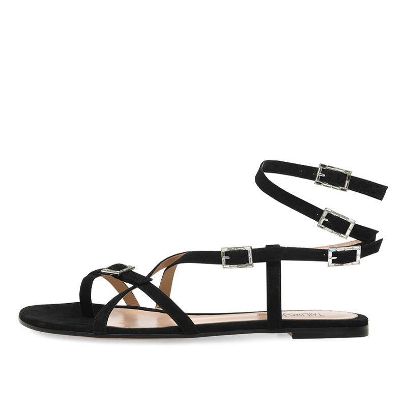 black flat sandals (3).jpg