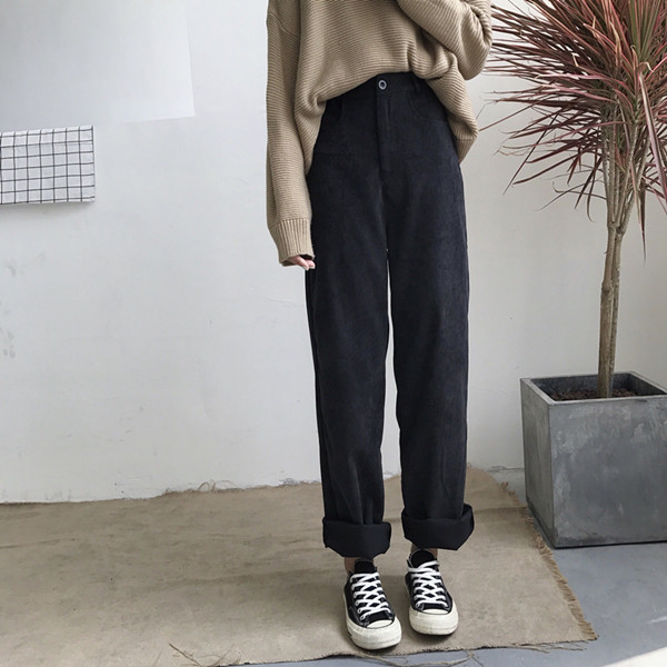 Casual Look with Wide-Leg Pants