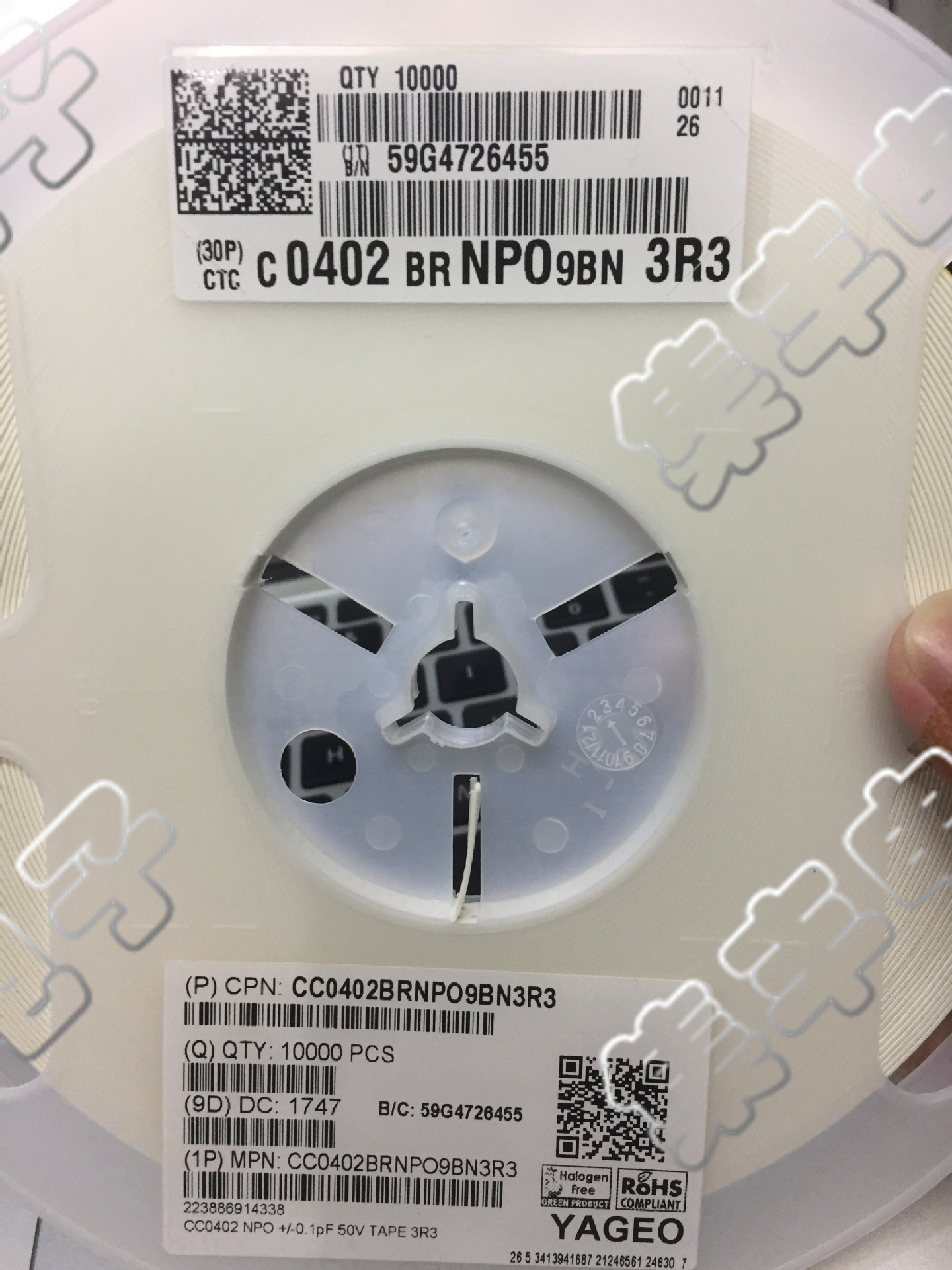 贴片国巨电容 0402(1005) 3R3B 3.3pF 50V 0.1% 实物拍摄