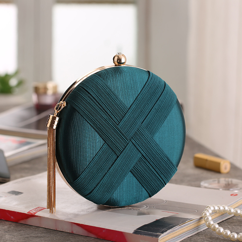 The New Round Dinner Bag Woven Dress Bag Fashion Pendant Small Square Bag Diagonal Bag display picture 7