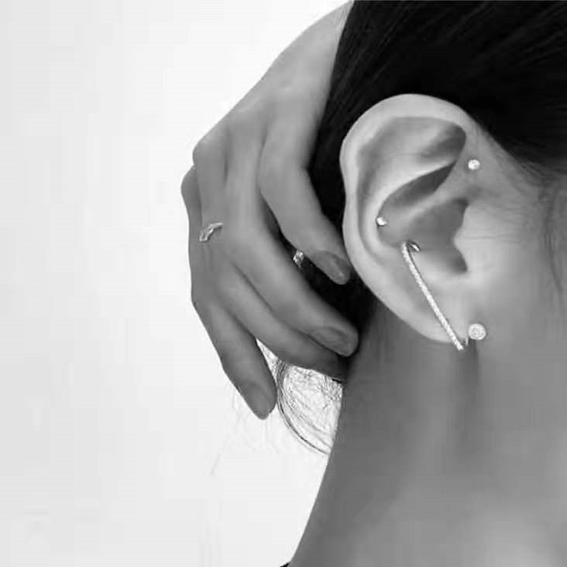 Französisches Design, Modische Strass Ohrringe, Weibliche Persönlichkeit, Metall Diamant, Unregelmäßige Ohrringe 2020 Neue Produkte display picture 1