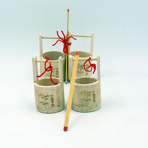 Wholesale of bamboo tourism crafts, natural bamboo water bucket, mini bamboo bucket and shoulder pole model toy