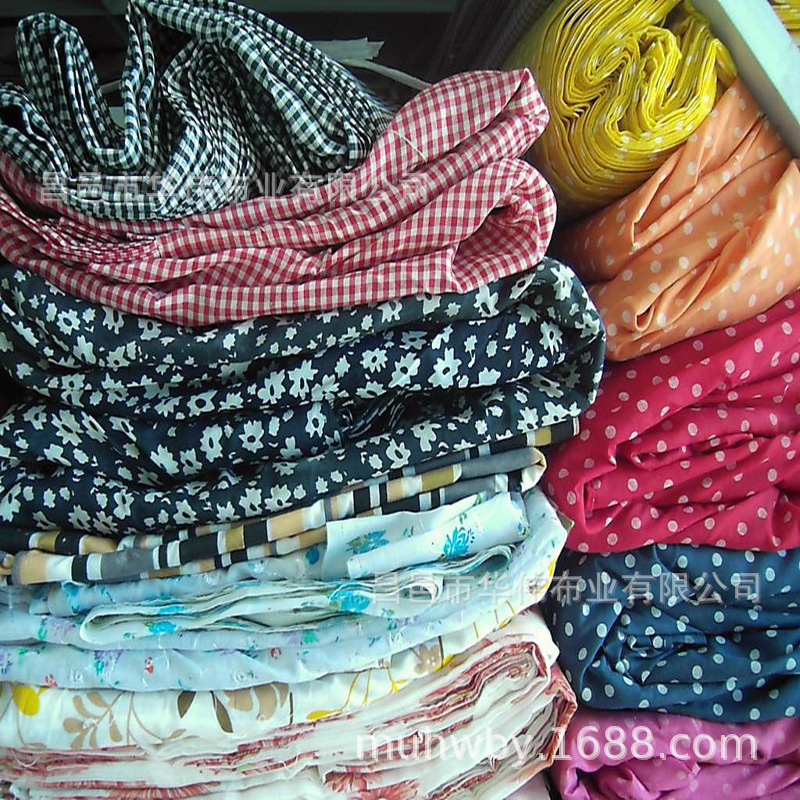 涤棉平布 供应涤棉圆点印花布45*45 88*64工艺品里布