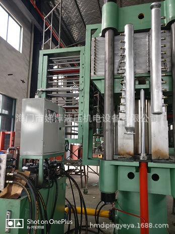 500吨 四柱式 多层热压机 PLC 控制 自动进出料机构