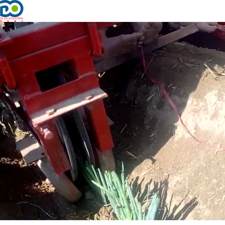 25马力拖拉机后置式大葱种植机 洋葱辣椒移栽机 葱苗双行栽种机