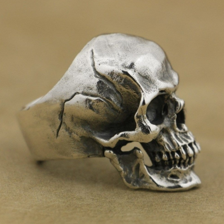 Nueva selección de anillos con calavera agrietada para hombre_voghion.com