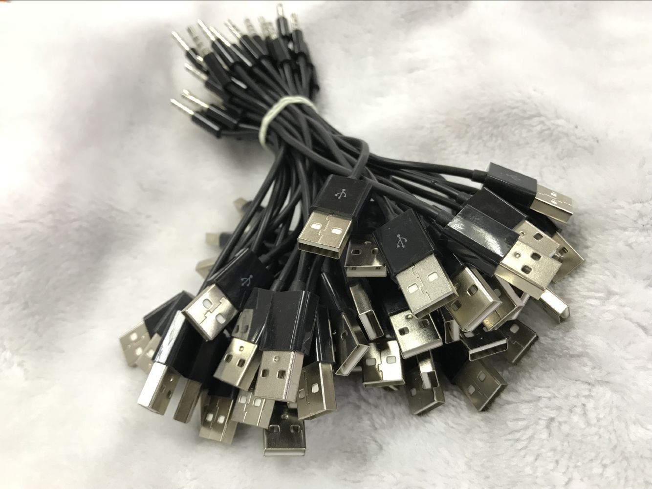 UBS公转3.5音频线 3.5转USB 3.5公对USB公转换线数据线汽车连接线