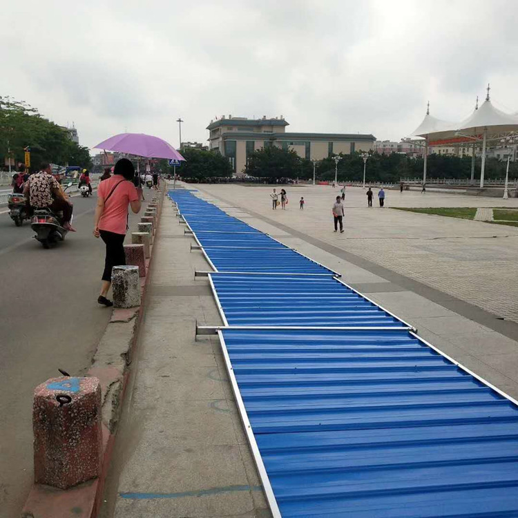 工厂批发2*2.7米道路施工彩钢板围挡 安装方面彩钢瓦施工围挡现货