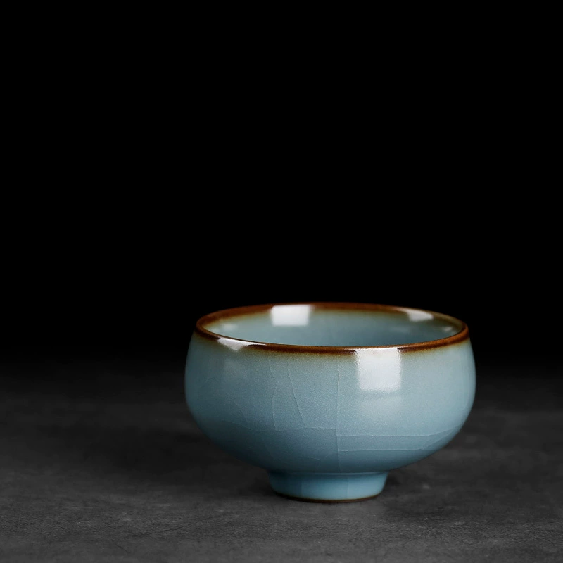 Ru kiln master's cup opens to cultivate kung fu, small tea cup, ceramic pure handmade tea cup, single hand-made Ru porcelain tea set