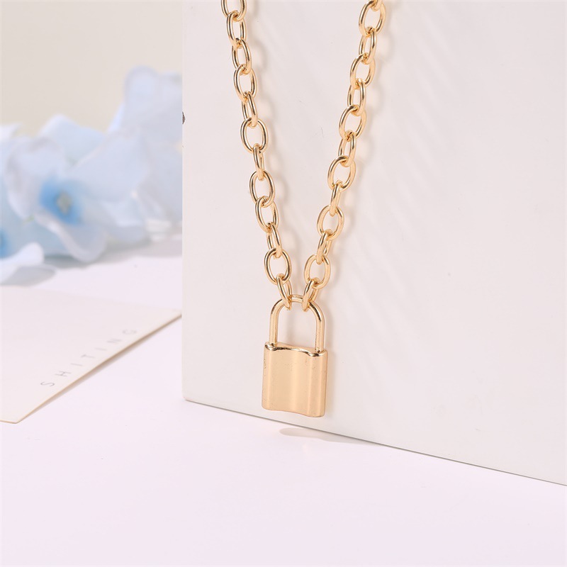 Nueva Moda Simple Retro Metal Colgante Corto Collar Colgante Yiwu Nihaojewelry Al Por Mayor display picture 5