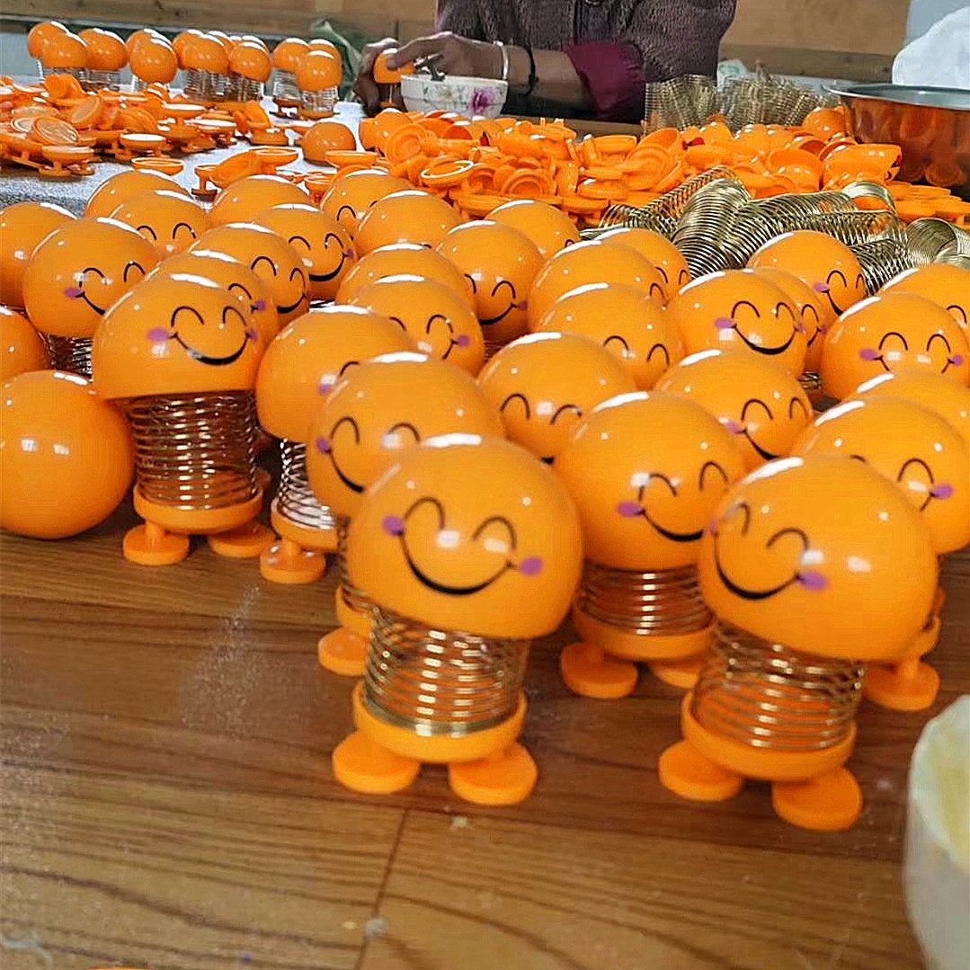 摇头表情弹跳人车载摇头娃娃公仔弹簧人头娃娃萌表情包抖音同款