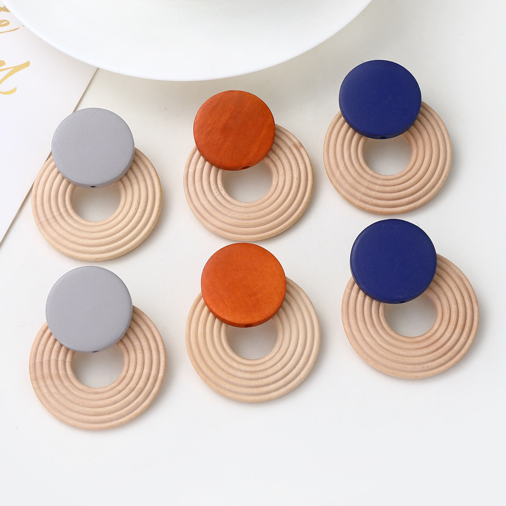 Fashion Circle Wooden Earrings display picture 3