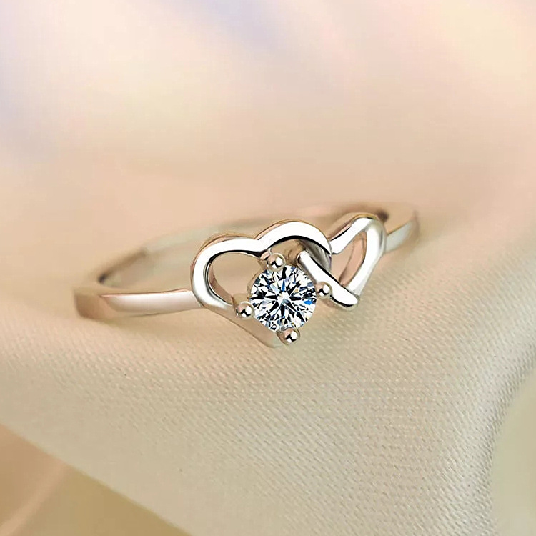 Designer Double Heart Ring With Diamond And Zircon Inlay Women_voghion.com
