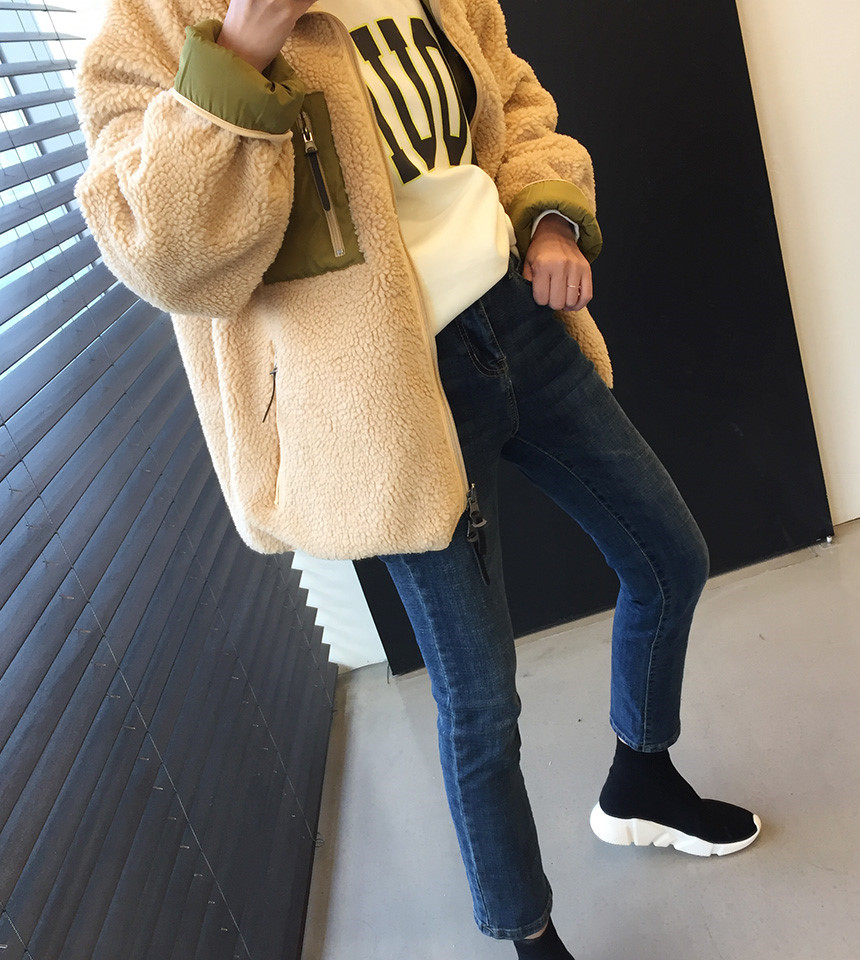 Women's Lamb Wool Coat With Pocket Detail And Stand Collar_voghion.com