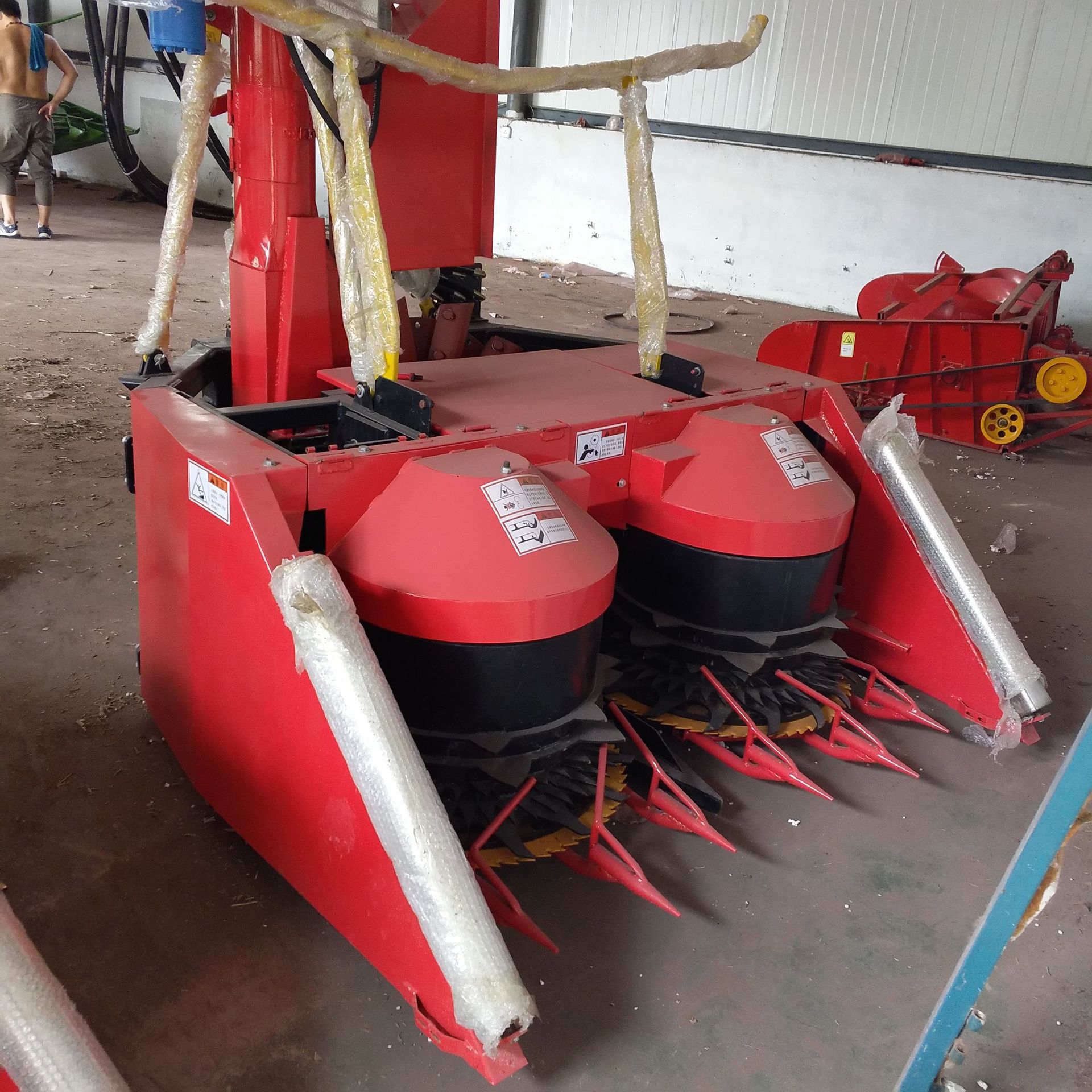 青贮玉米秸秆收割机割台 拖拉机改装前置式秸秆青储机割台厂家