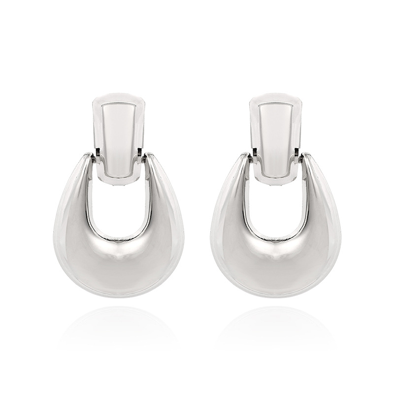 Glossy Metal Exaggerated Geometric Large U-shaped Earrings For Women Nihaojewelry display picture 2